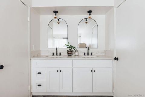 Tiny photo for 4652 Don Lorenzo Dr #A, Los Angeles, CA 90008 (MLS # 250044766)