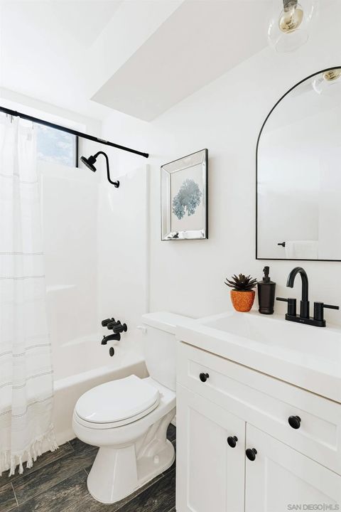 Tiny photo for 4652 Don Lorenzo Dr #A, Los Angeles, CA 90008 (MLS # 250044766)