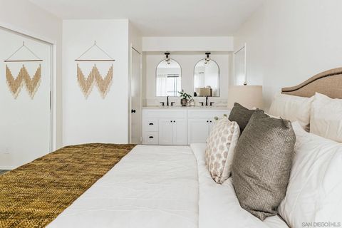 Tiny photo for 4652 Don Lorenzo Dr #A, Los Angeles, CA 90008 (MLS # 250044766)