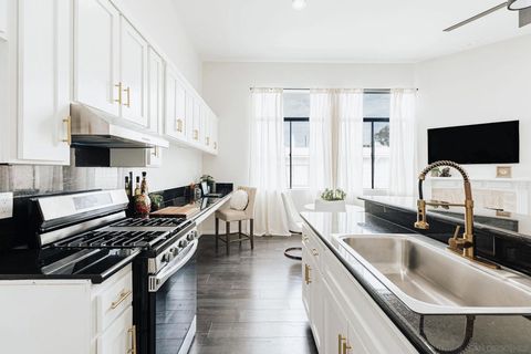 Tiny photo for 4652 Don Lorenzo Dr #A, Los Angeles, CA 90008 (MLS # 250044766)