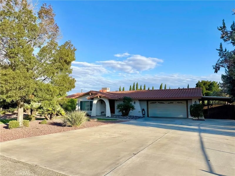15033 Riverside Way