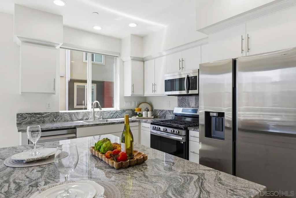 Photo of 214 Antoni Gln #710, Escondido, CA 92025 (MLS # 260009324)