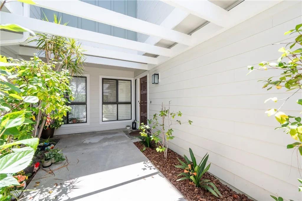 Photo of 10110 Melinda Way #4, Northridge, CA 91325 (MLS # SR26131931)