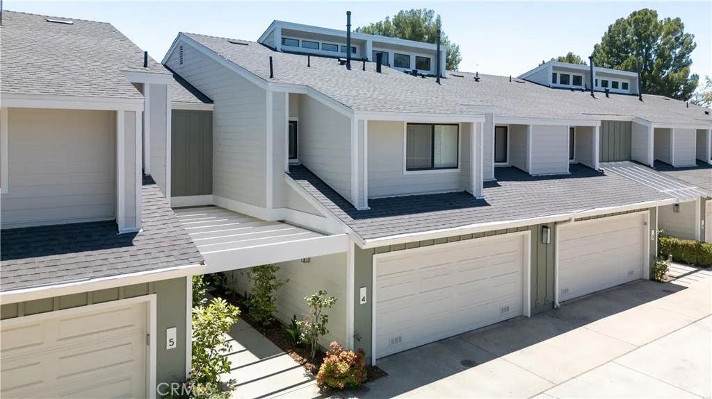 Photo of 10110 Melinda Way #4, Northridge, CA 91325 (MLS # SR26131931)