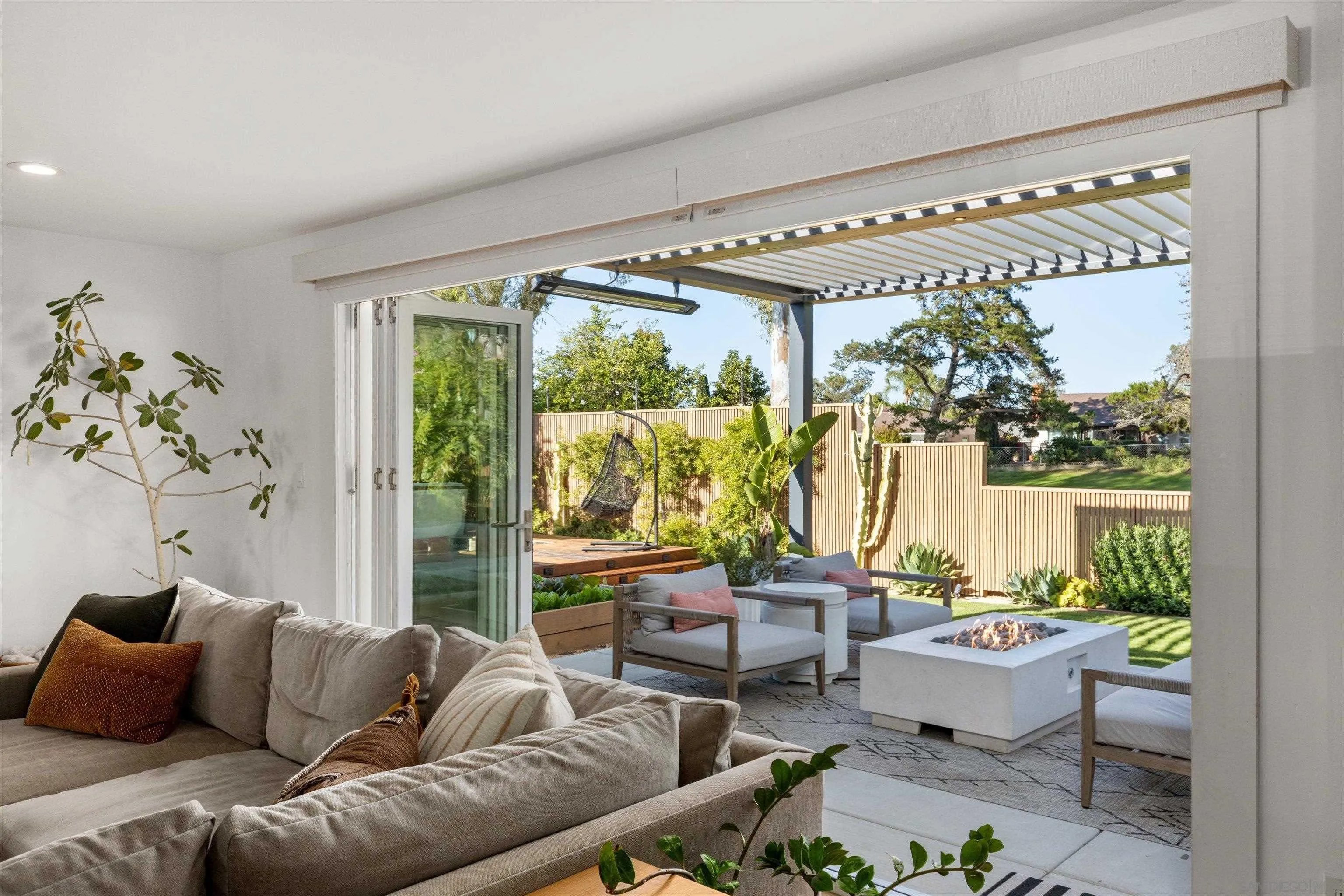 1063 San Julian