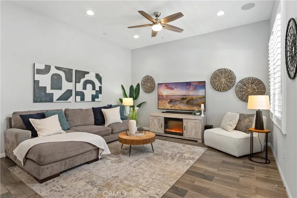 114 Sencillo Place
