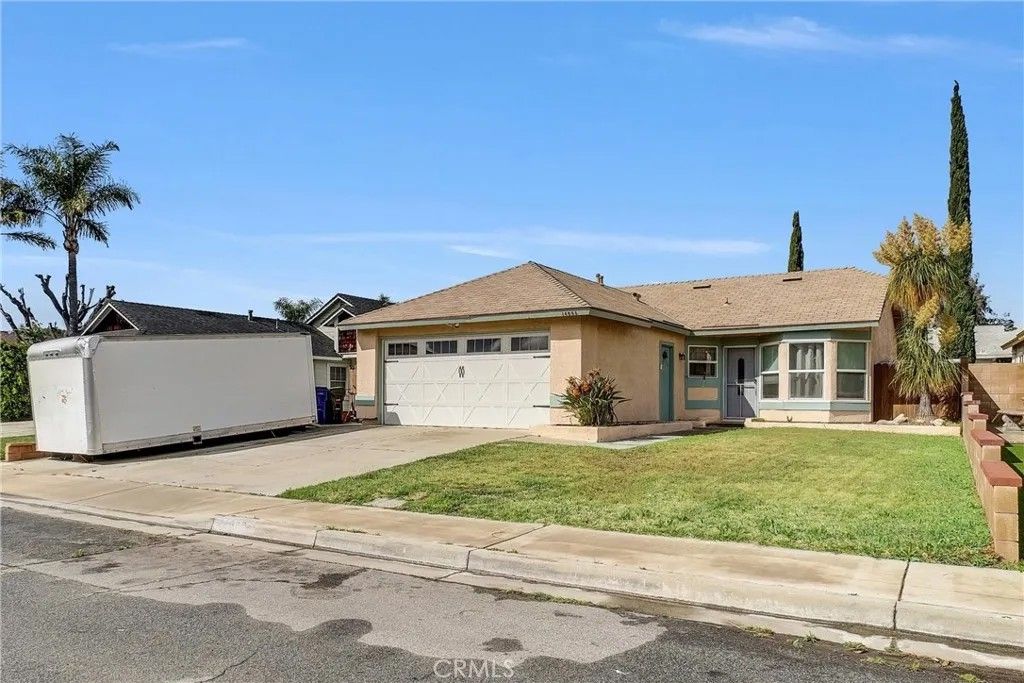 Photo of 14008 Ridgewood Dr, Fontana, CA 92337 (MLS # CV26037670)