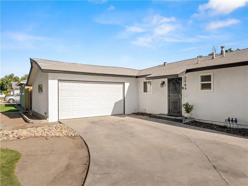 2984 E Norwich