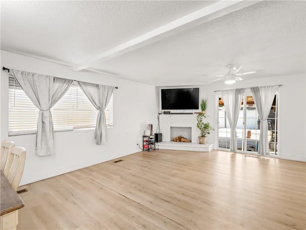 2984 E Norwich
