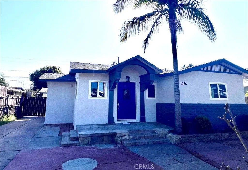 Photo of 1026 W Pine St, Santa Ana, CA 92703 (MLS # TR26000787)