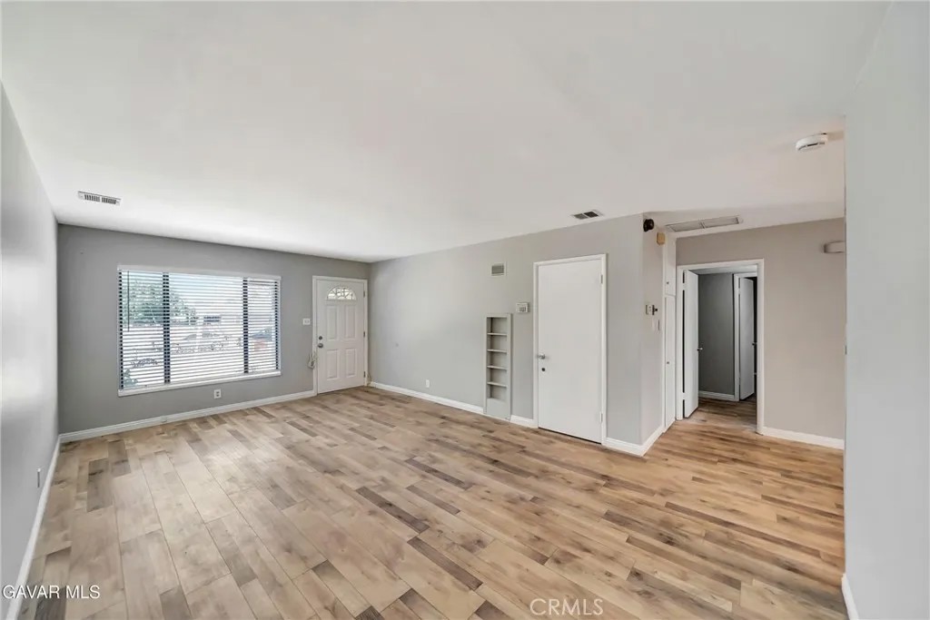 1160 W Avenue J5