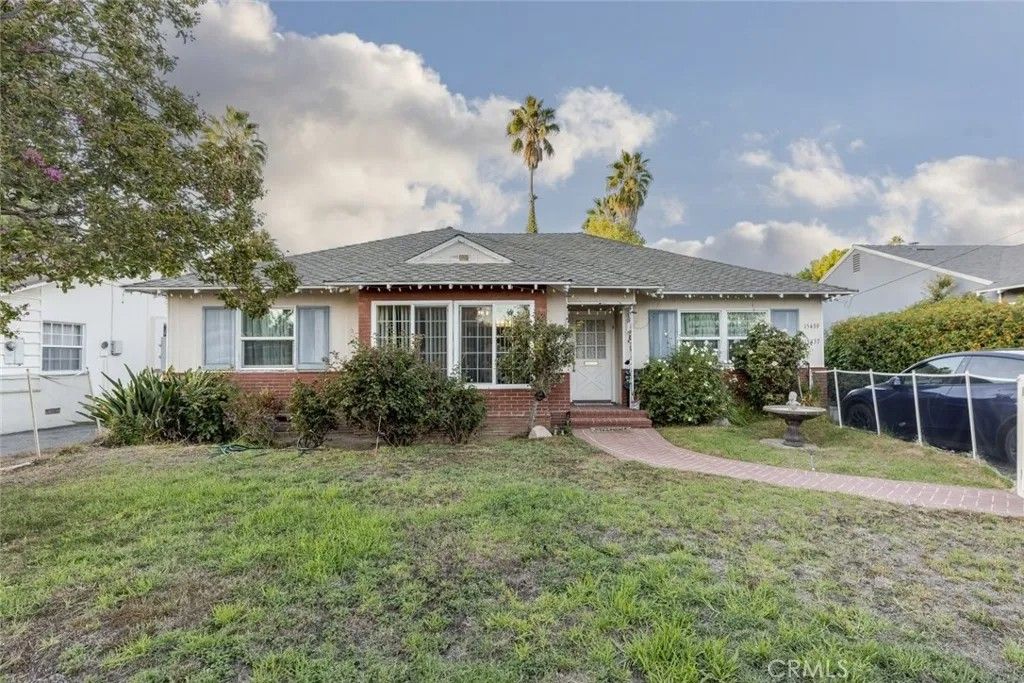 Photo of 15439 Hart Street, Van Nuys, CA 91406 (MLS # GD26015680)