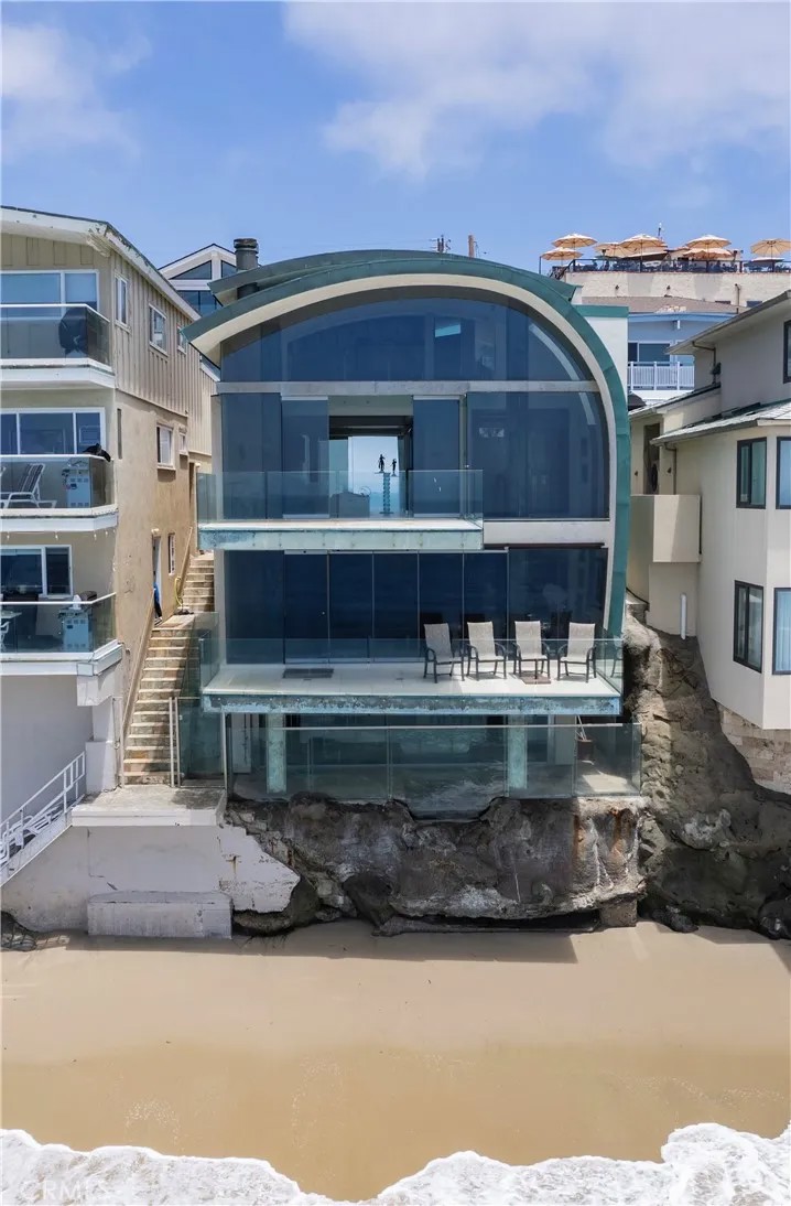 1261 Ocean Front