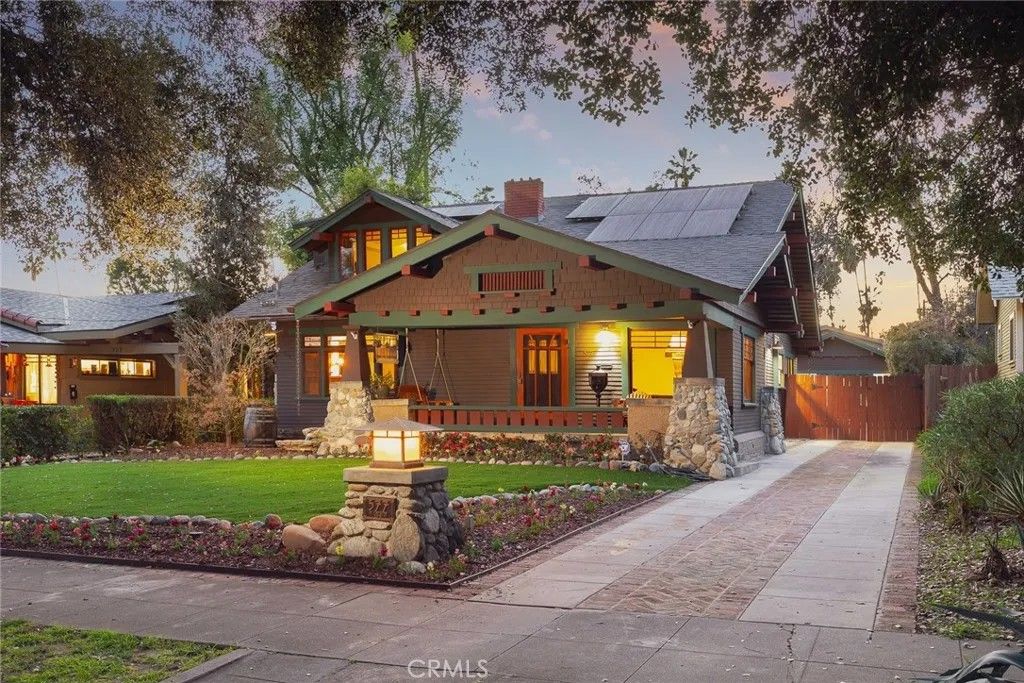 Photo of 577 N Chester Avenue, Pasadena, CA 91106 (MLS # AR26022480)