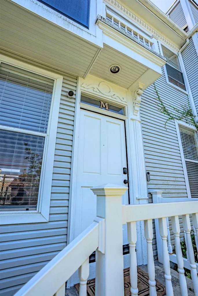 211 Dahlia Ave. M