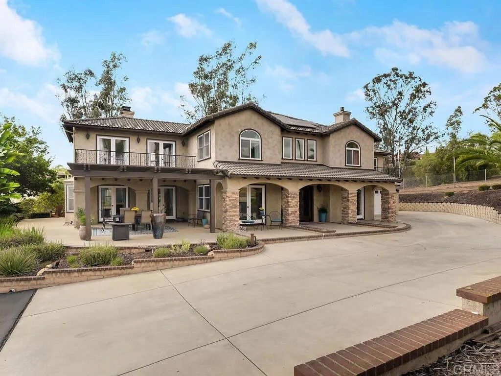 Photo of 3347 Yucca Ter, Fallbrook, CA 92028 (MLS # NDP2510012)