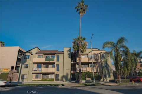 Photo of 1140 Pacific Ave #20, Long Beach, CA 90813 (MLS # DW26042517)