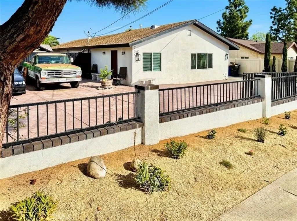 Photo of 8735 Calaveras Avenue, Rancho Cucamonga, CA 91730 (MLS # IV26066399)