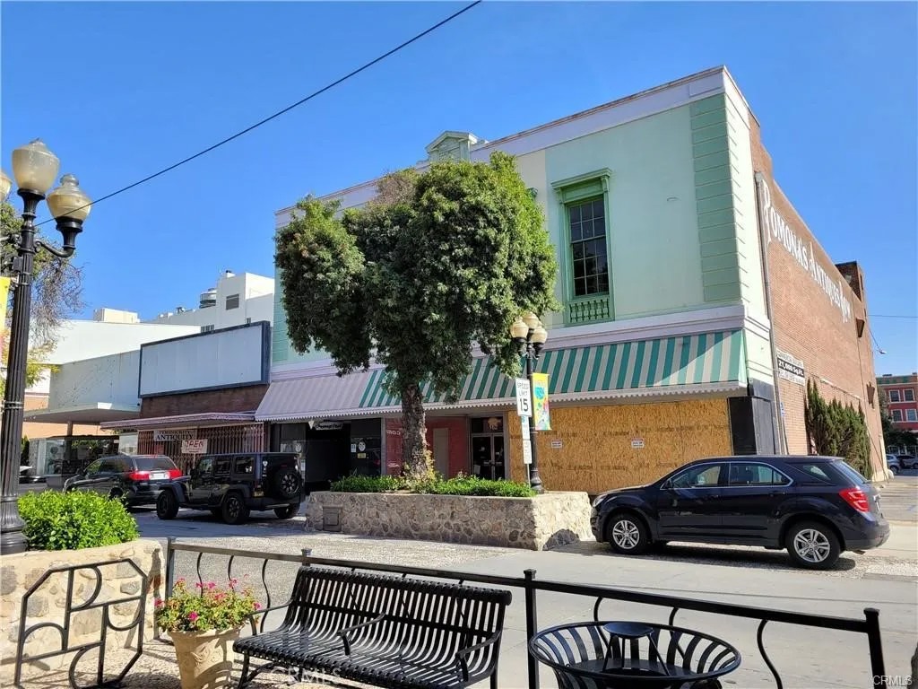 160 E 2nd