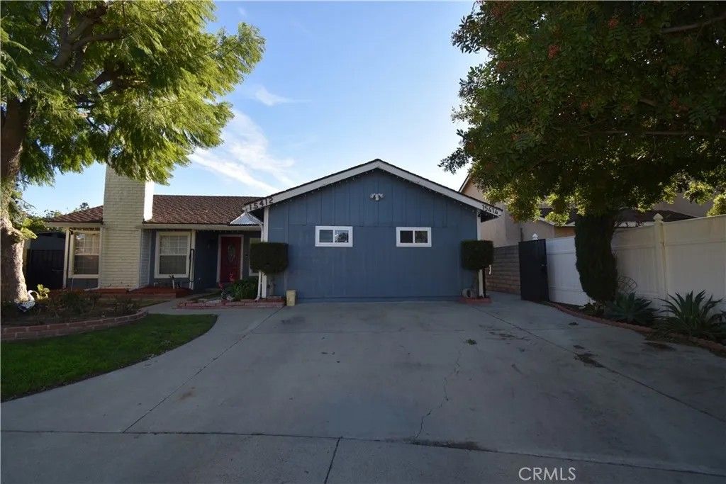 Photo of 15414 Kinzie Street, North Hills, CA 91343 (MLS # GD26008624)