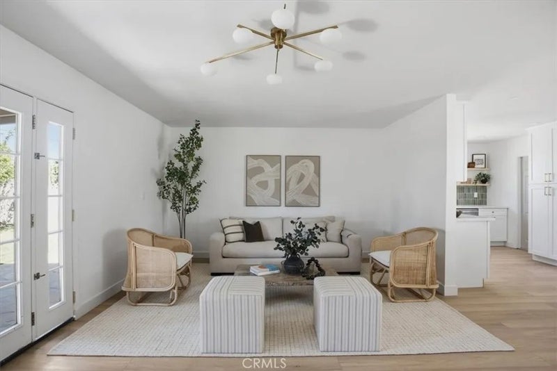 1387 Cherry Ave