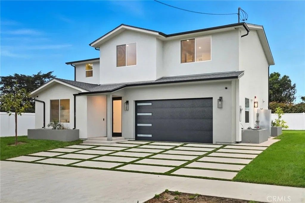 Photo of 12917 El Dorado Ave, Sylmar, CA 91342 (MLS # SR26043118)