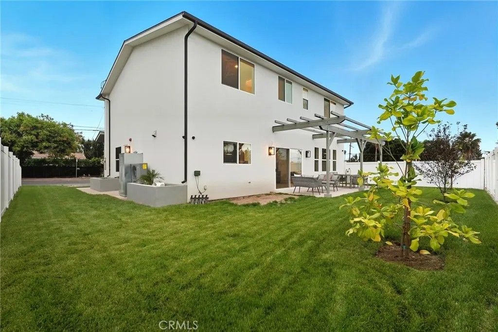 Photo of 12917 El Dorado Ave, Sylmar, CA 91342 (MLS # SR26043118)