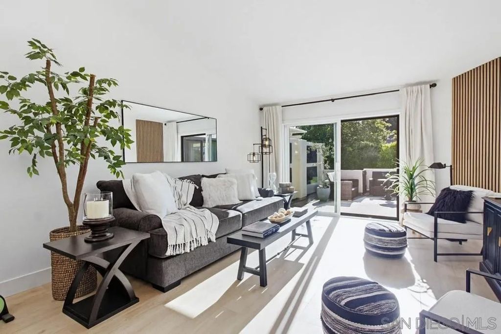 Photo of 12795 Via Moura, San Diego, CA 92128 (MLS # 260006696)