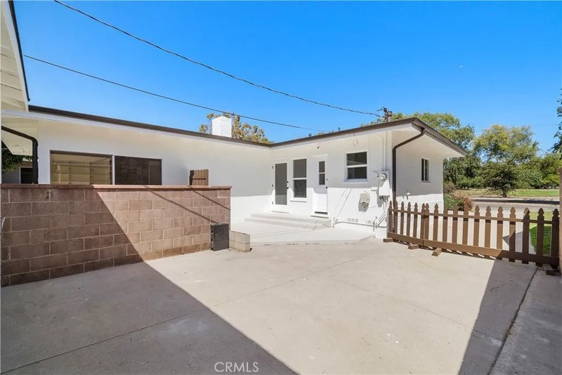 2929 N Studebaker