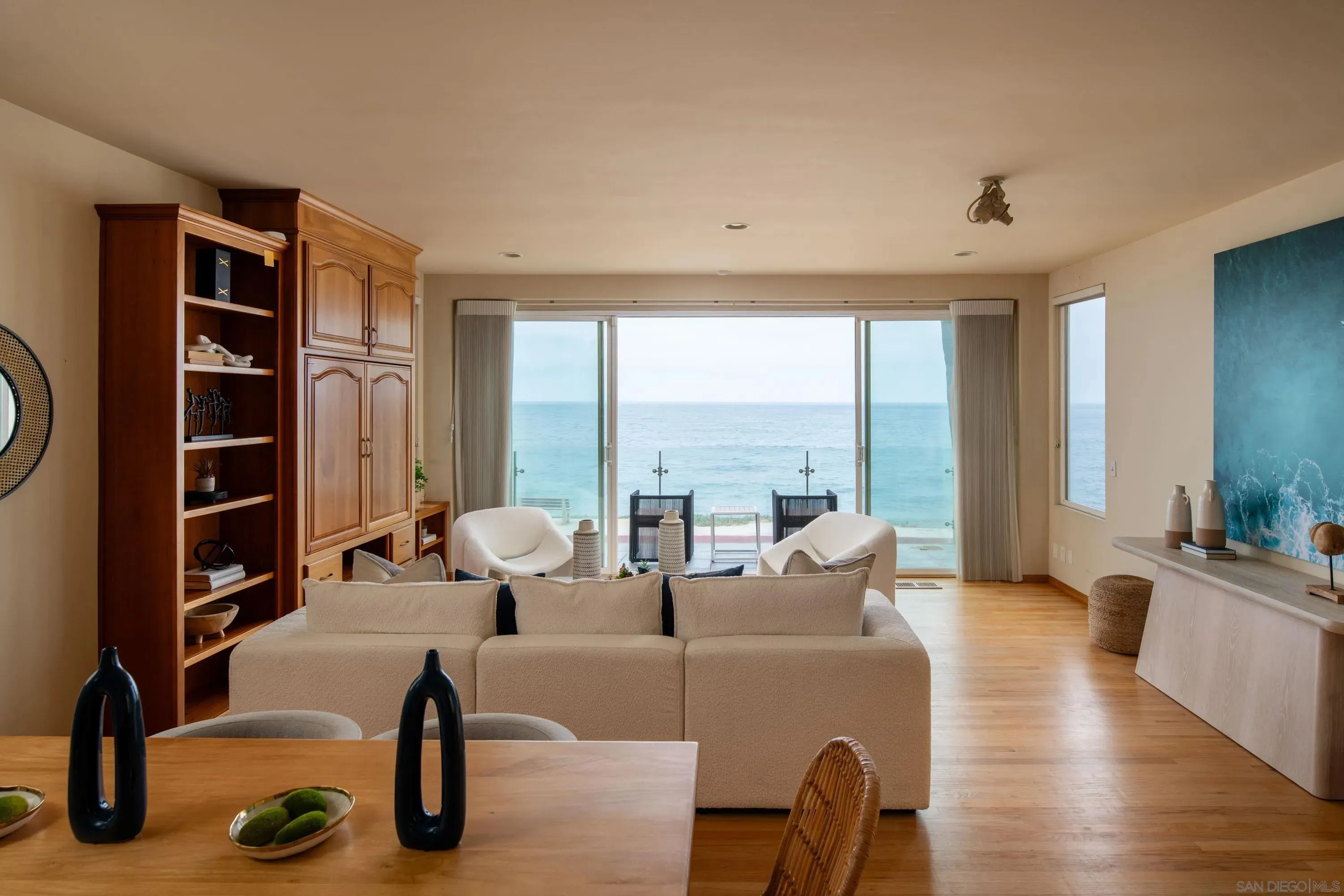 La Jolla, California 92037, United States, 4 Bedrooms Bedrooms, ,4 BathroomsBathrooms,Residential,Active,184616