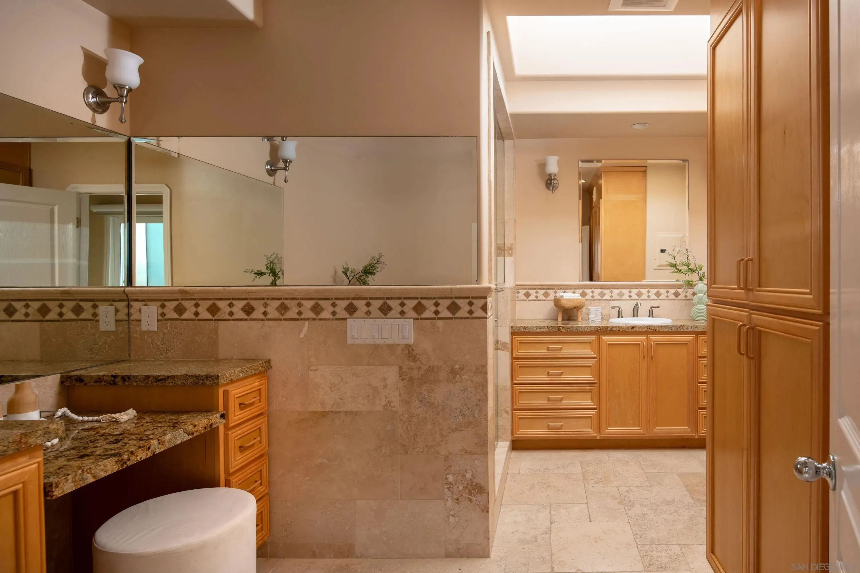 La Jolla, California 92037, United States, 4 Bedrooms Bedrooms, ,4 BathroomsBathrooms,Residential,Active,184616