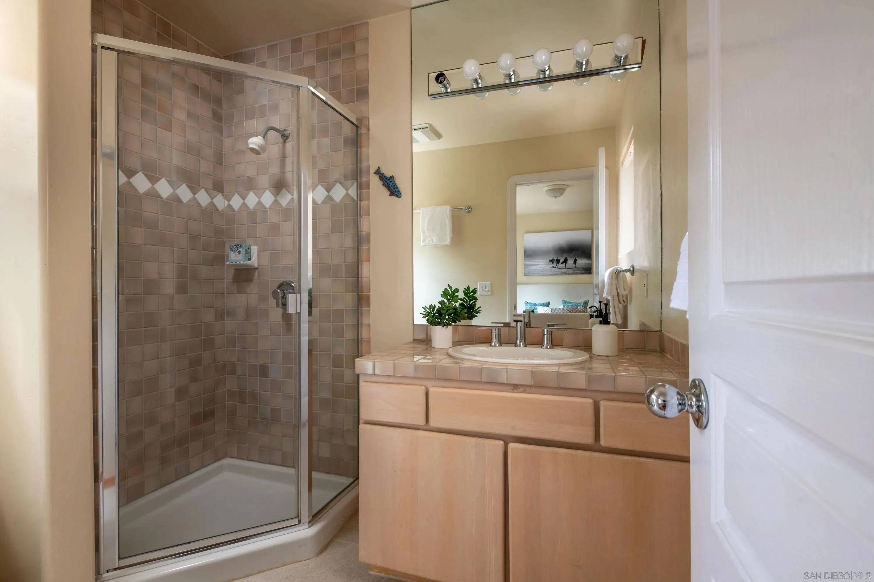 La Jolla, California 92037, United States, 4 Bedrooms Bedrooms, ,4 BathroomsBathrooms,Residential,Active,184616