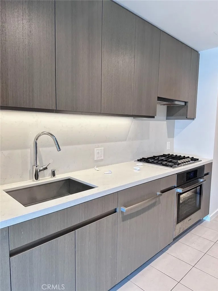 889 Francisco 2505