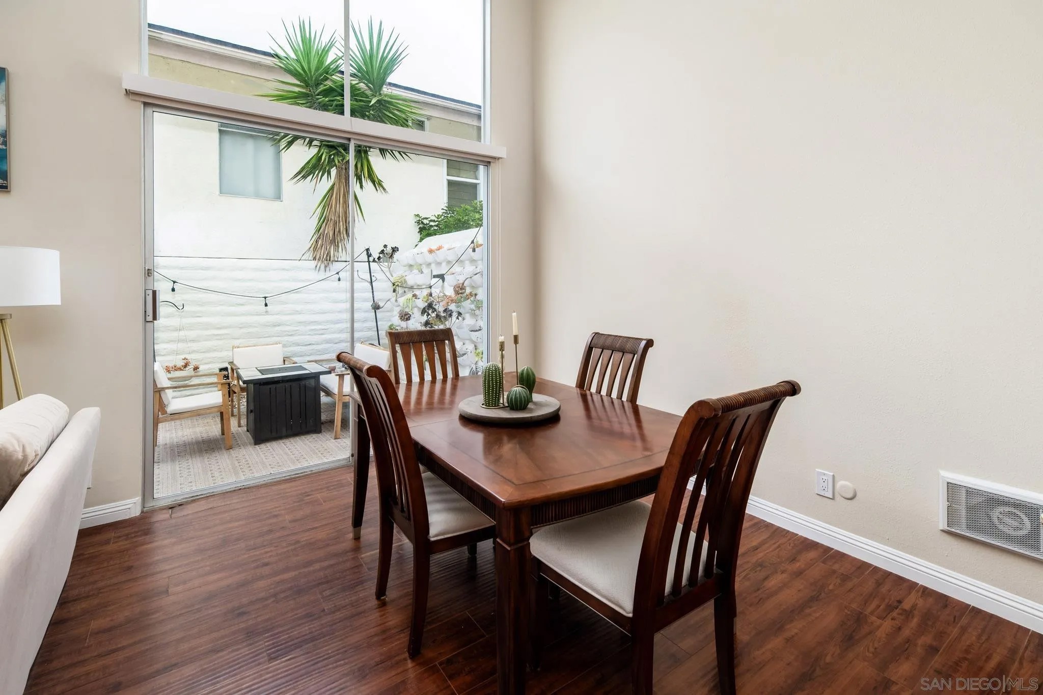 2544 Navarra Dr 4