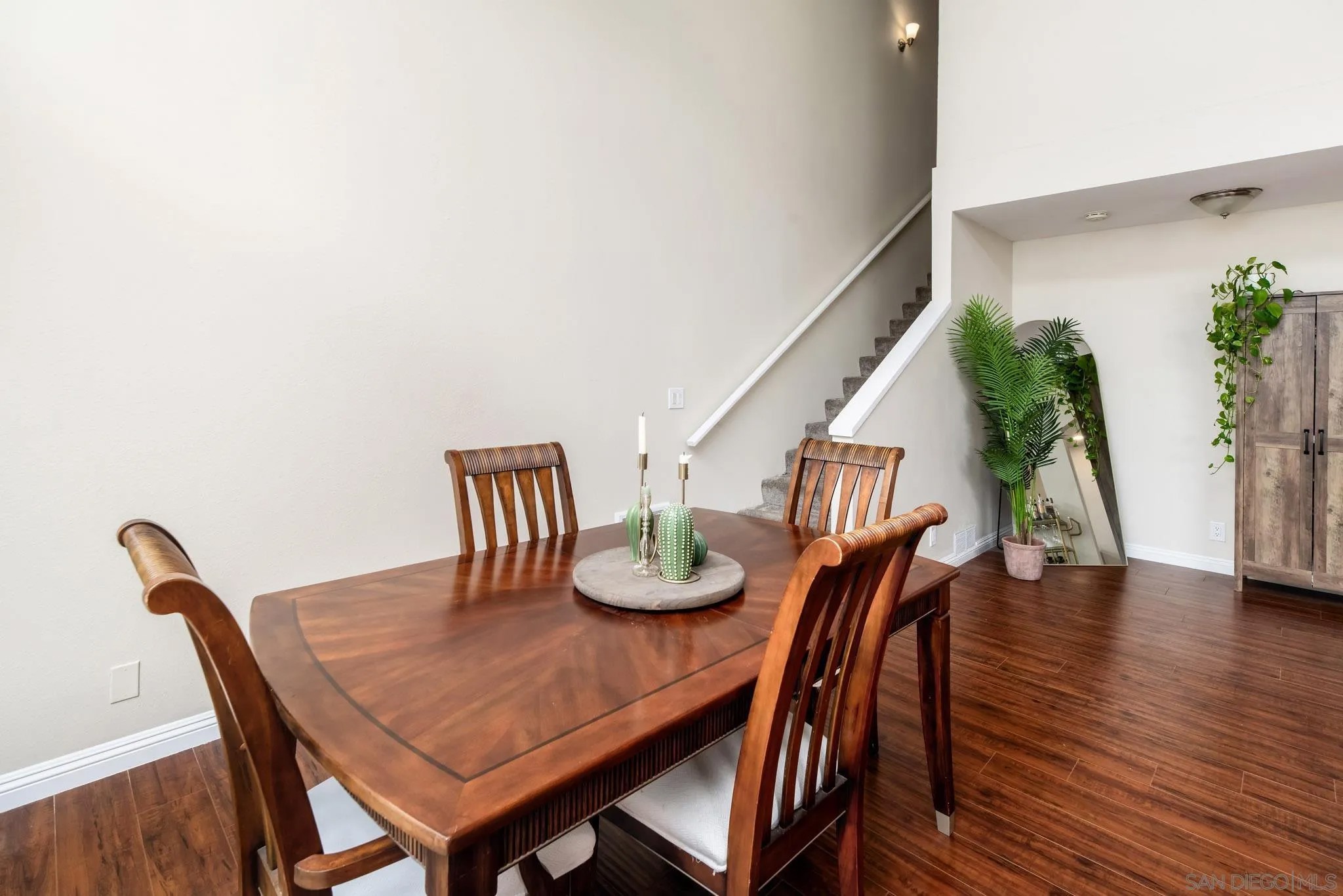 2544 Navarra Dr 4