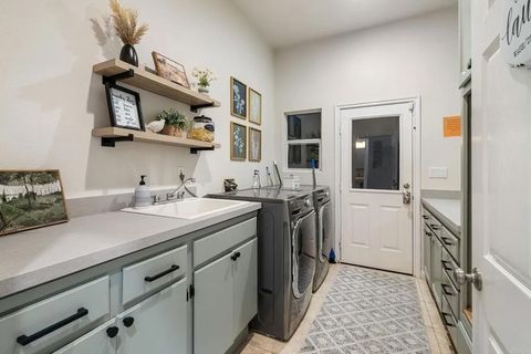 Tiny photo for 2270 Summit Drive, Escondido, CA 92025 (MLS # NDP2510267)