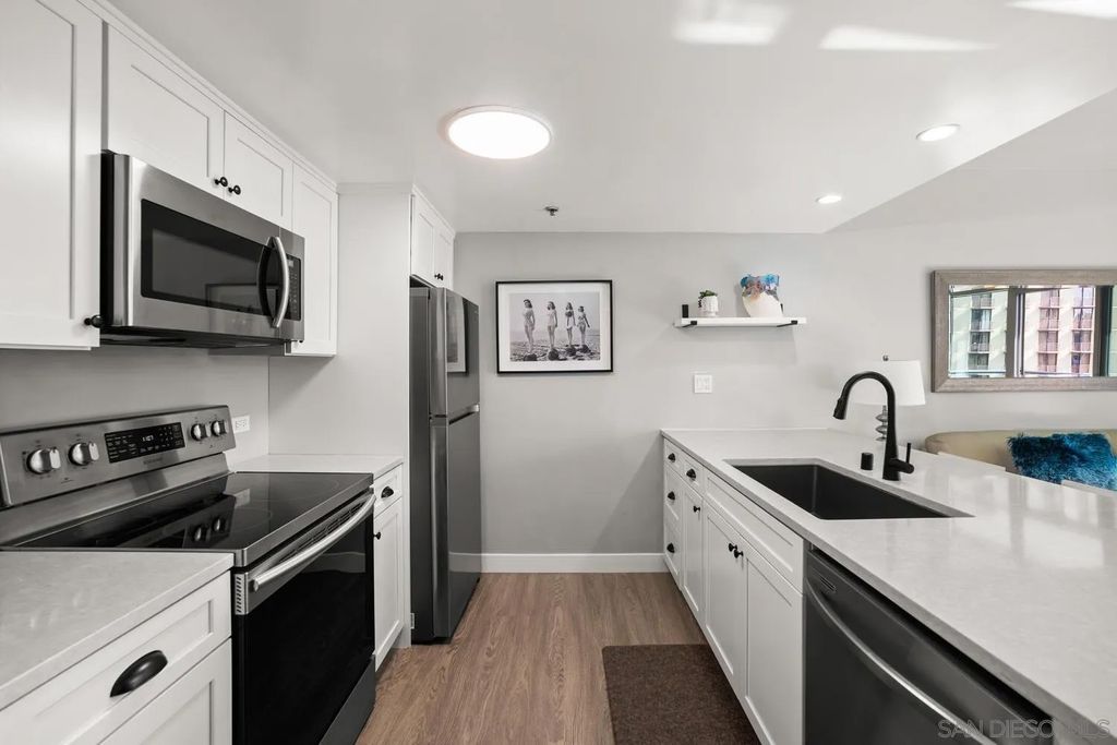 Photo of 425 W Beech St #603, San Diego, CA 92101 (MLS # 260008212)