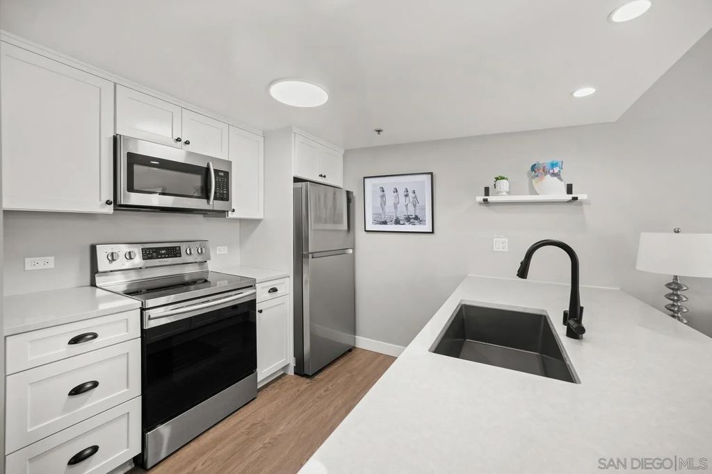 Photo of 425 W Beech St #603, San Diego, CA 92101 (MLS # 260008212)