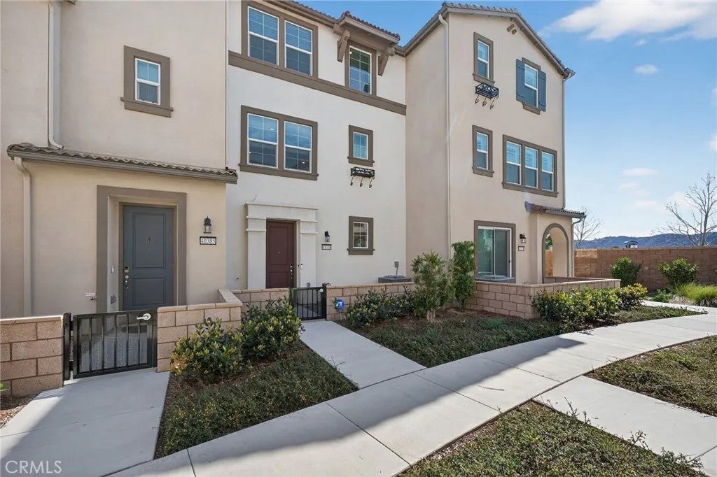Photo of 40379 Melrose Dr, Temecula, CA 92591 (MLS # SW26047117)