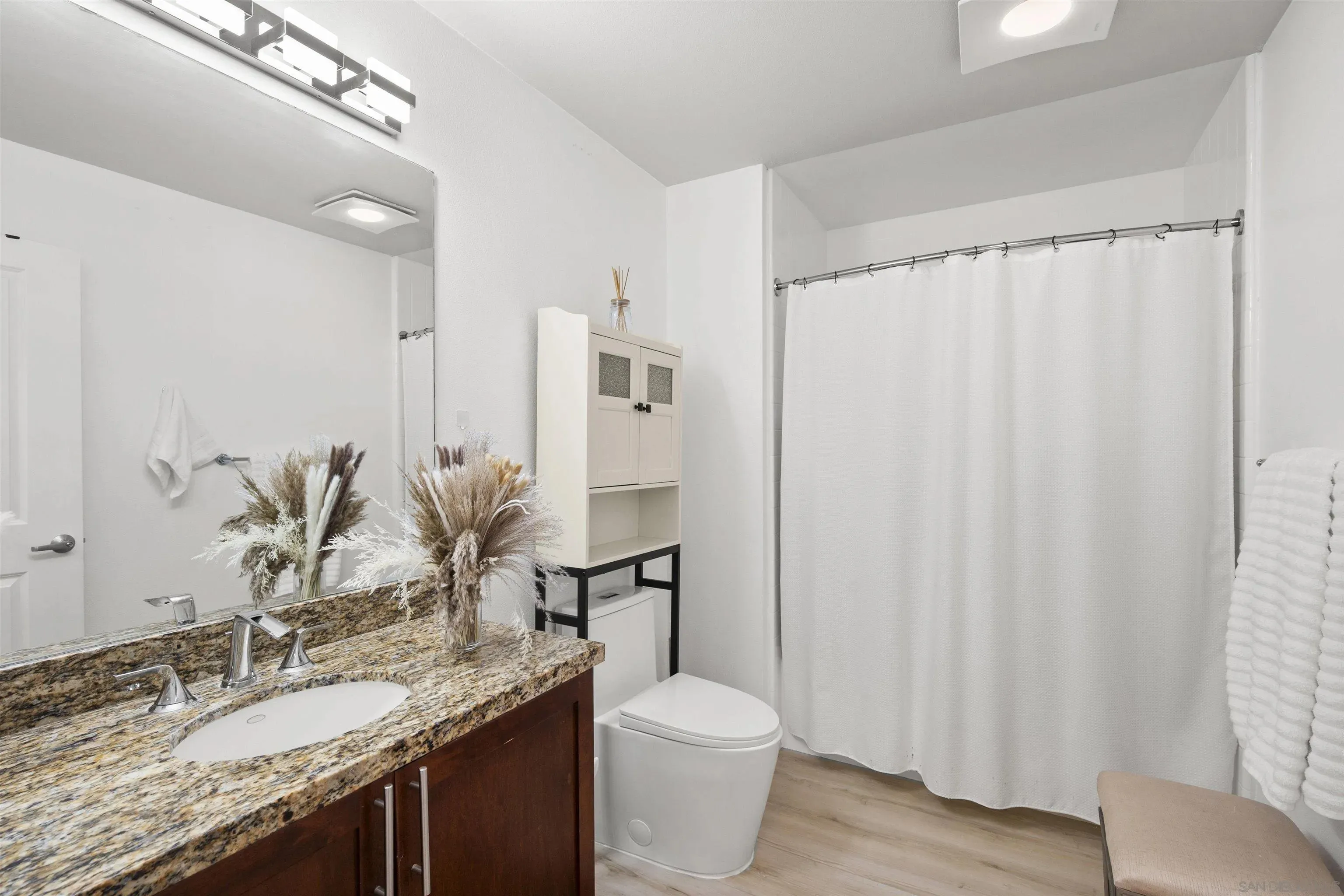 San Diego, California 92101, United States, ,1 BathroomBathrooms,Residential,Active,137106