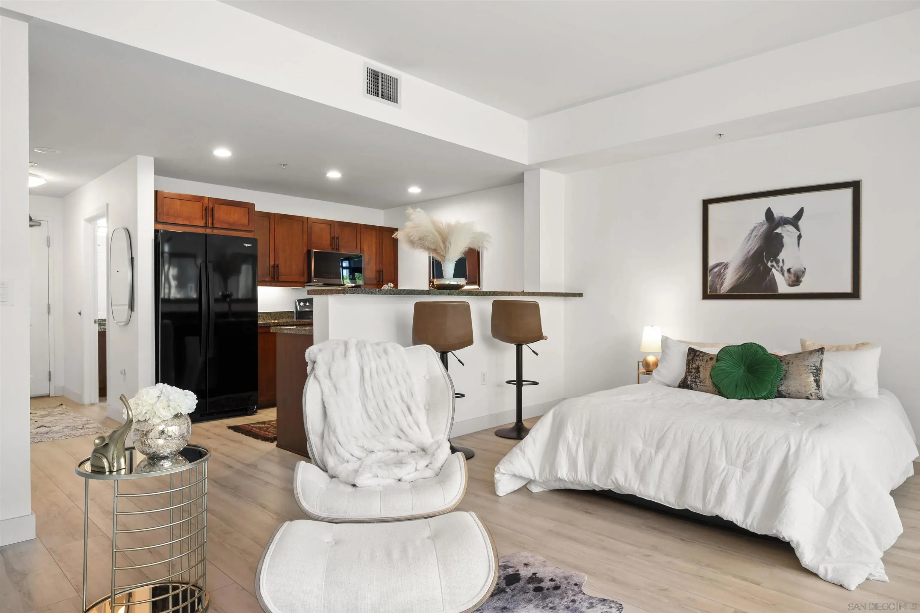 San Diego, California 92101, United States, ,1 BathroomBathrooms,Residential,Active,137106