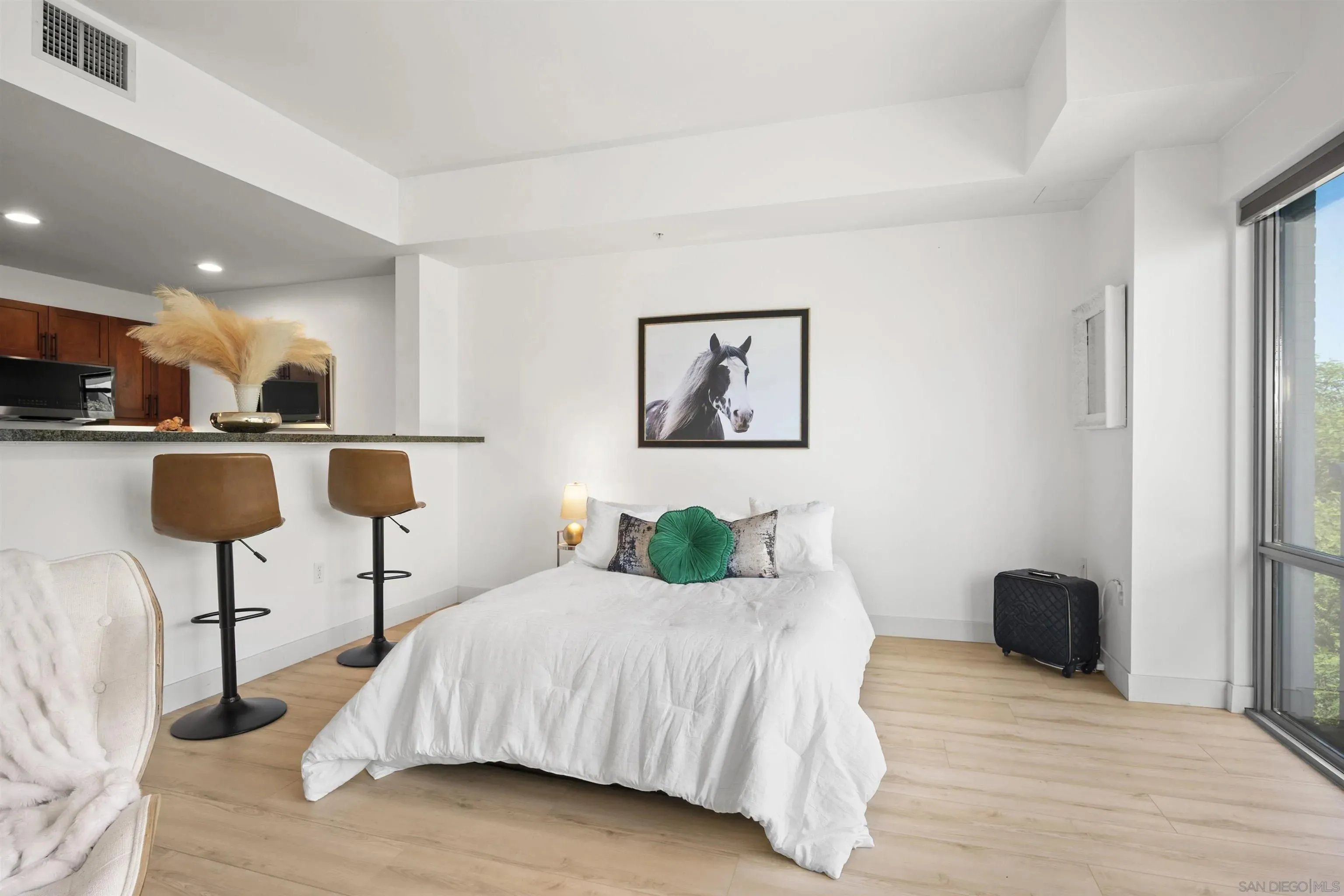 San Diego, California 92101, United States, ,1 BathroomBathrooms,Residential,Active,137106