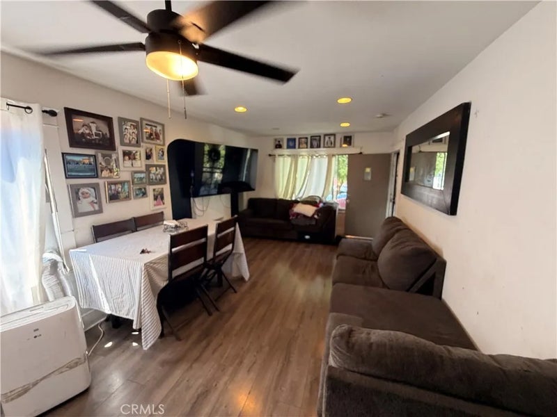 1156 E 65th