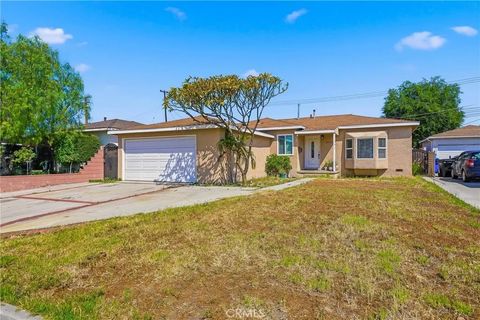 Photo of 16515 E Devanah St, Covina, CA 91722 (MLS # WS26088617)