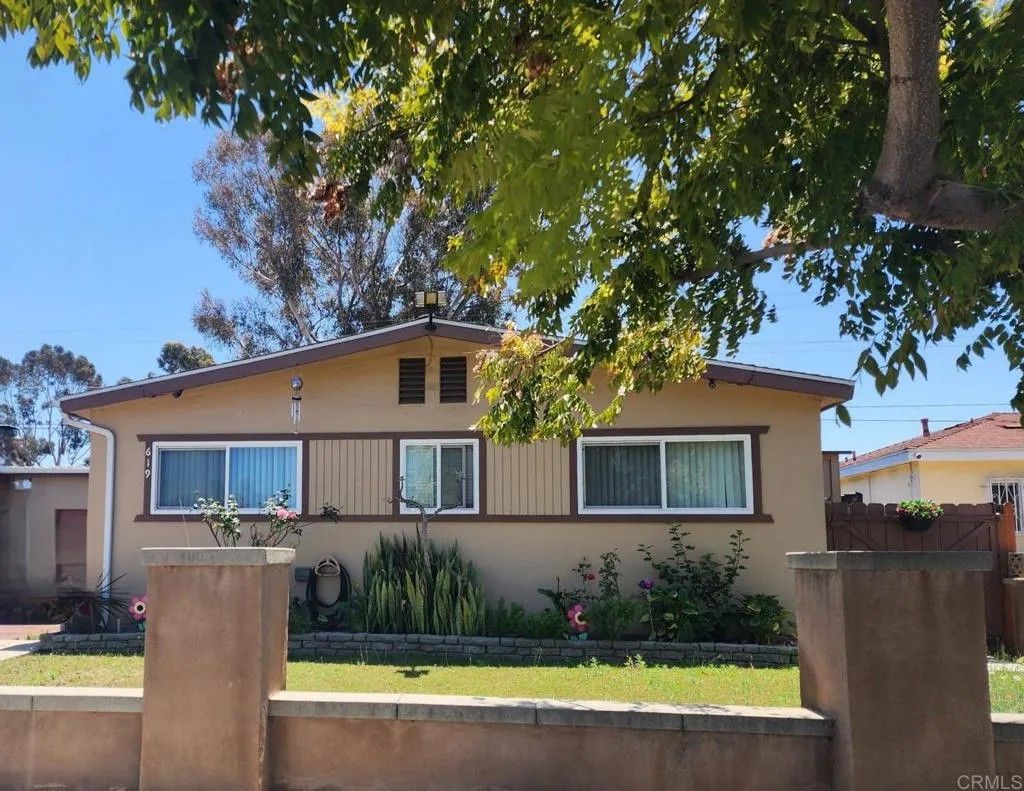 Photo of 619 Sandalwood Dr, El Cajon, CA 92021 (MLS # PTP2603607)