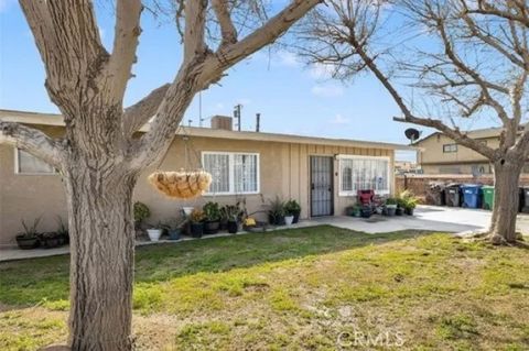 Photo of 38514 Larkin Ave, Palmdale, CA 93550 (MLS # SR25245580)