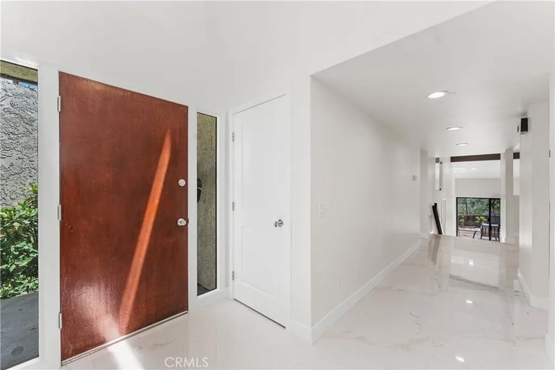 77 Barmore Ct