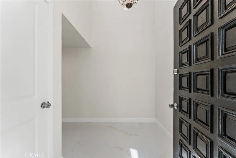 77 Barmore Ct