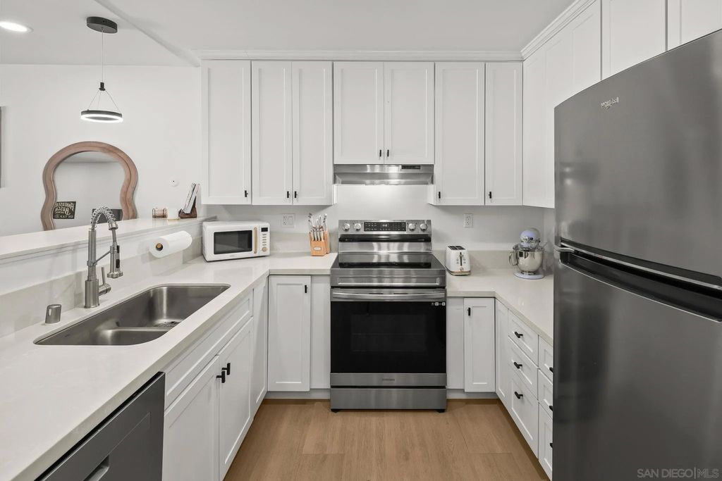 Photo of 6780 Friars Rd #272, San Diego, CA 92108 (MLS # 260002759)