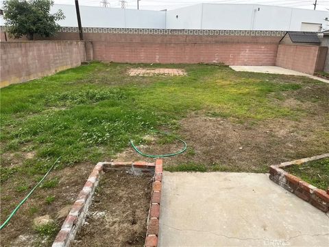 Tiny photo for 10341 Karmont Ave, South Gate, CA 90280 (MLS # OC25252981)